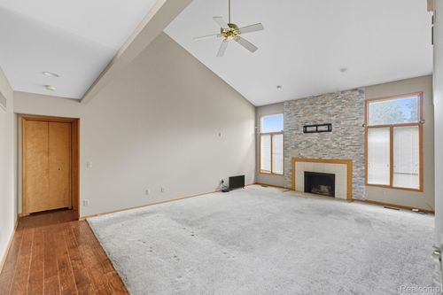 41825 Alden Dr, Clinton Twp, MI, 48038-2105 | Card Image