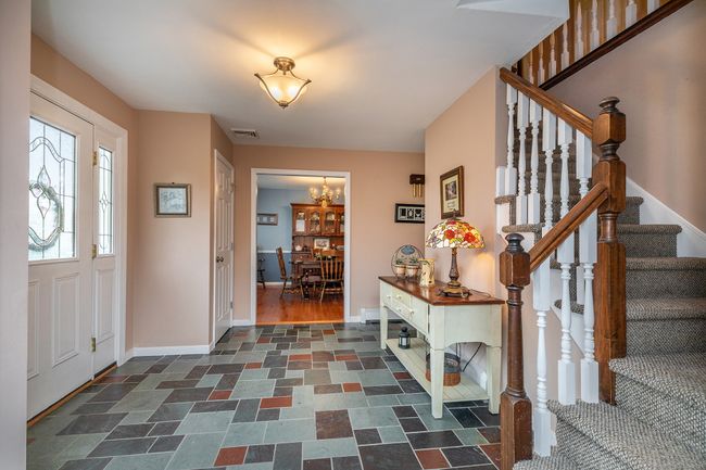 Entry hall with 2 coat closets | Image 4