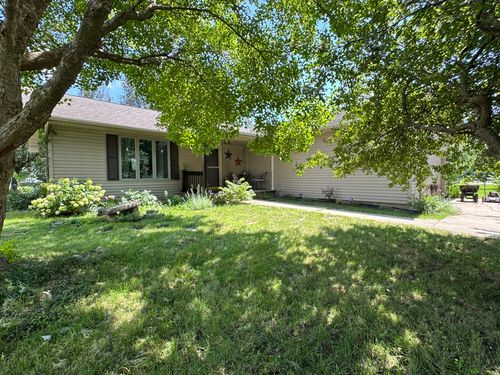 220 S Hossack St, Seneca, IL, 61360-9436 | Card Image