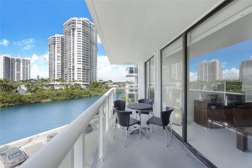 432-20505 E Country Club Dr, Aventura, FL, 33180 | Card Image