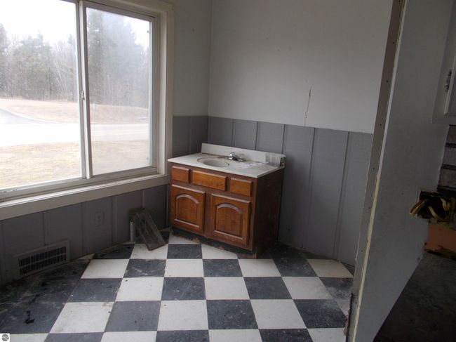40 M 65, House other with 3 bedrooms, 1 bathrooms and null parking in Whittemore MI | Image 14