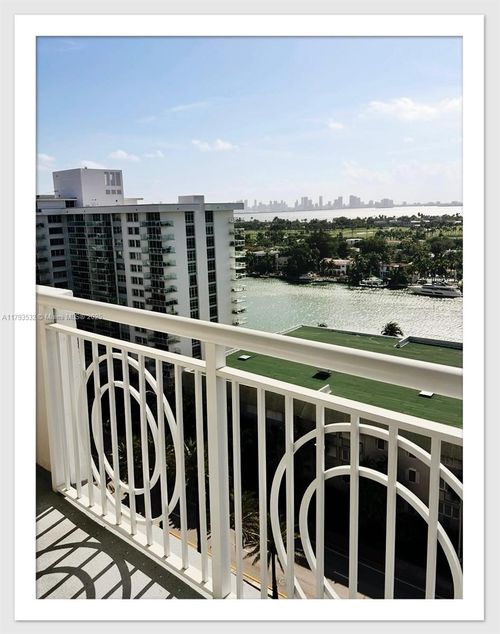 ph1b-5825 Collins Ave, Miami Beach, FL, 33140-2213 | Card Image
