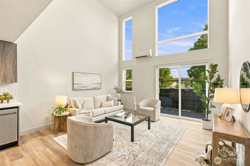 6945 Ellis Ave S, Seattle, WA, 98108-3525 | Card Image