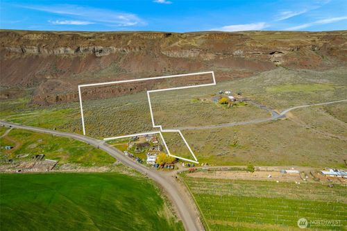 131 Wagon Rd, Palisades, WA, 98845-9619 | Card Image