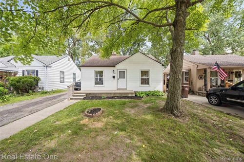 4521 Columbus St, Wayne, MI, 48184-2146 | Card Image