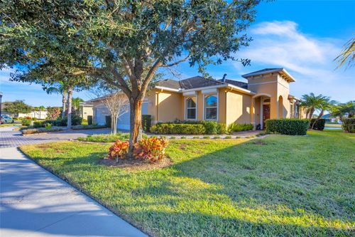 633 Chipper Dr, Sun City Center, FL, 33573-5833 | Card Image