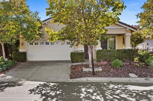 993 Centennial Dr, Brentwood, CA, 94513-6967 | Card Image