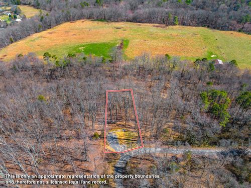 701 Michaels Way, Newport, TN, 37821-7882 | Card Image