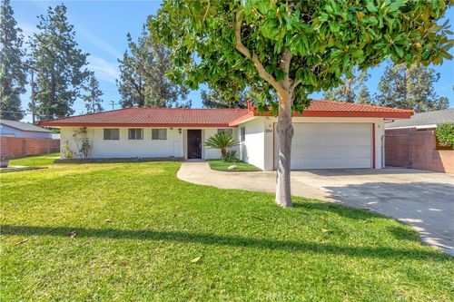 304 W Ashby St, Azusa, CA, 91702-1407 | Card Image