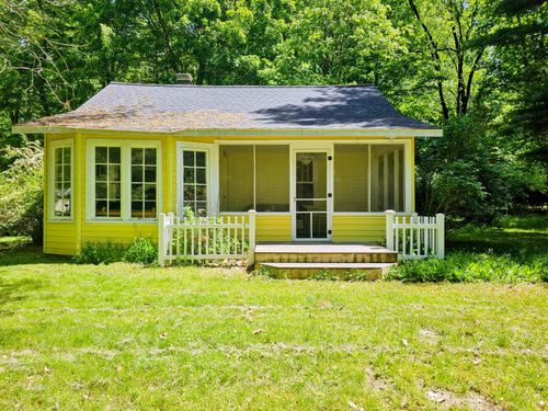 7125 Maple Ave, South Haven, MI, 49090-9647 | Card Image