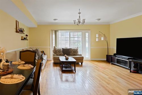 530 64th St, West New York, NJ, 07093-1666 | Card Image