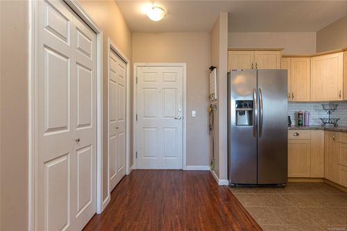 304-360 Goldstream Ave, Colwood, BC, V9B2W3 | Card Image