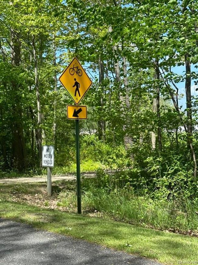 Walking/bike trails | Image 6