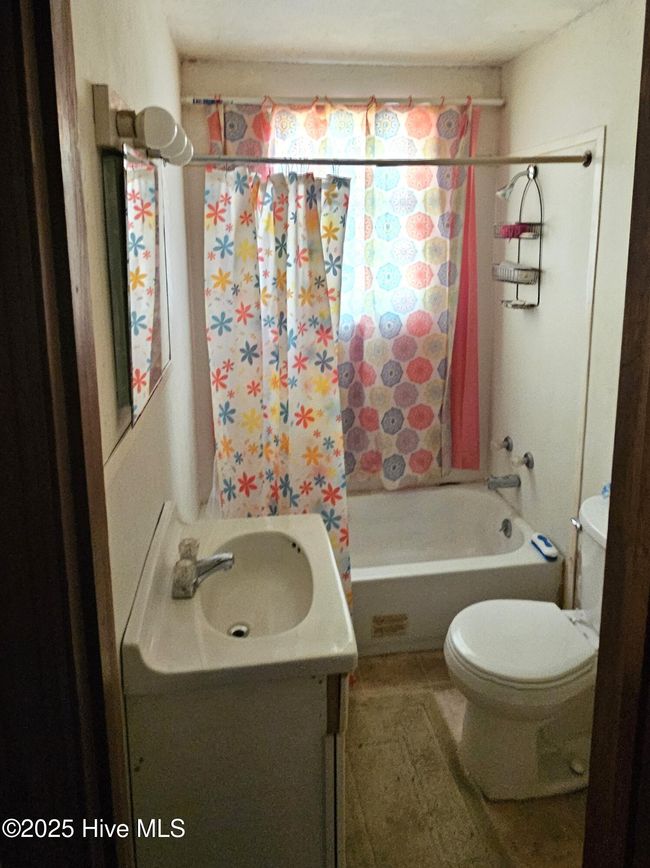 Bathroom | Image 15