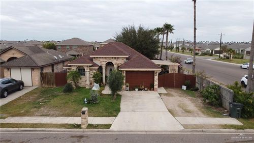 613 S Moorefield Rd, Mission, TX, 78572-3926 | Card Image