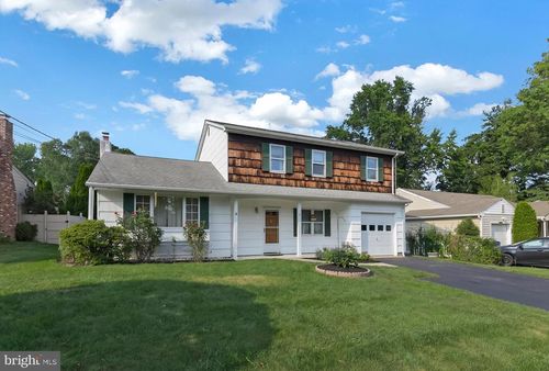 6 Winnipeg Ln, LAWRENCE TOWNSHIP, NJ, 08648-4119 | Card Image