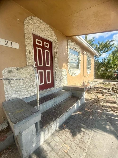 21 Nw 60th St, Miami, FL, 33127 | Card Image