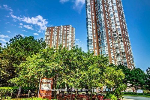 2901-7 Concorde Pl, North York, ON, M3C3N4 | Card Image