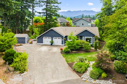 1115 Se Symmons Pl, North Bend, WA, 98045-9378 | Card Image
