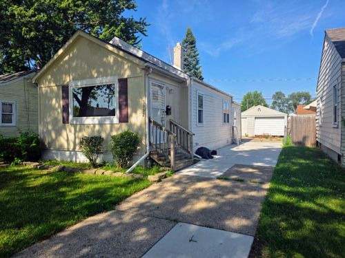 3892 18th St, Wyandotte, MI, 48192-6326 | Card Image