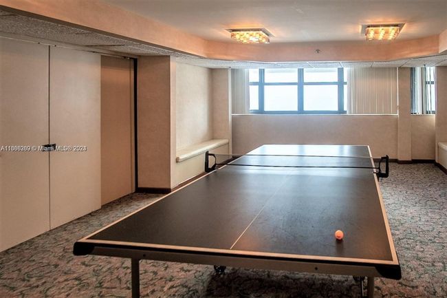 APT-810 - 2625 Collins Ave, Condo with 1 bedrooms, 2 bathrooms and null parking in Miami Beach FL | Image 38