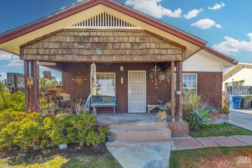 613 B St, Taft, CA, 93268 | Card Image