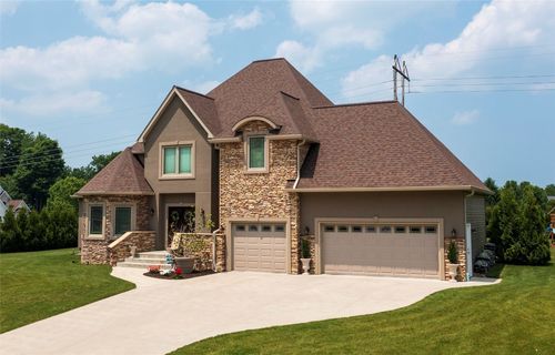 4758 Thoroughbred Loop, Erie, PA, 16506-6604 | Card Image