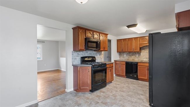 127 Bainbridge Dr, House other with 3 bedrooms, 2 bathrooms and 1 parking in Aliquippa PA | Image 7