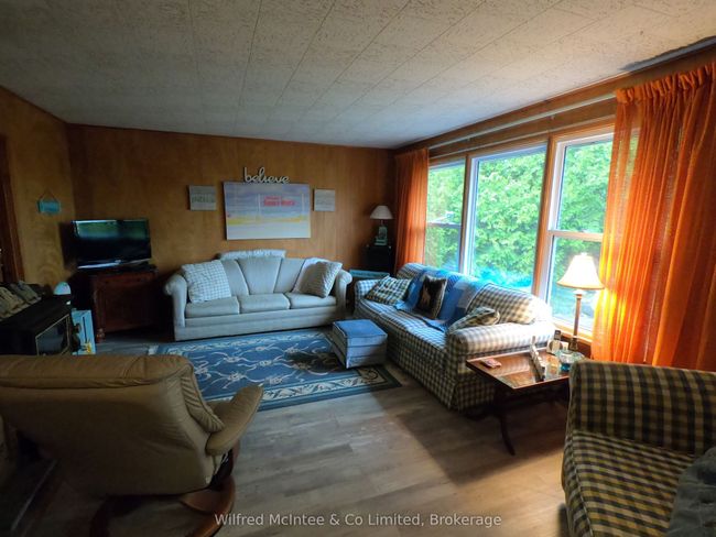 47 Sog Je Wa Sa Dr, House other with 3 bedrooms, 1 bathrooms and 6 parking in Sauble Beach ON | Image 11