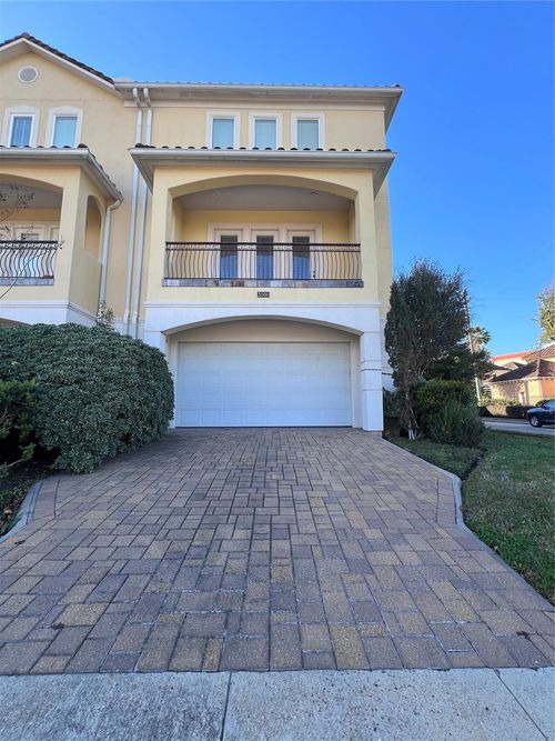 3000 Mcculloch Cir, Houston, TX, 77056-6215 | Card Image