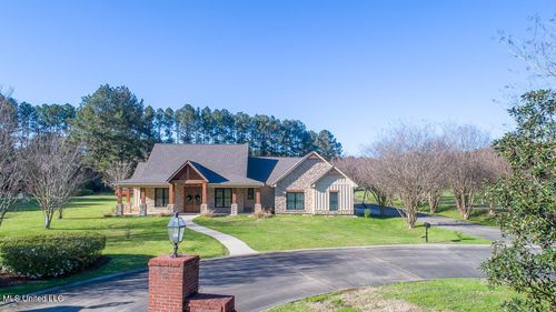 29 Club Dr, Natchez, MS, 39120-9587 | Card Image