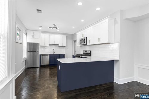 25 Waldo Ave, Bloomfield, NJ, 07003-5920 | Card Image