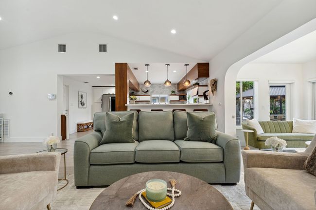 2205 Ne 30 Th St, House other with 3 bedrooms, 2 bathrooms and null parking in Lighthouse Point FL | Image 27