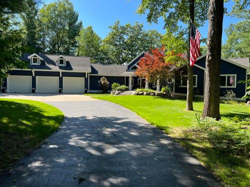 6802 Brandow Woods Dr, Traverse City, MI, 49685-8378 | Card Image