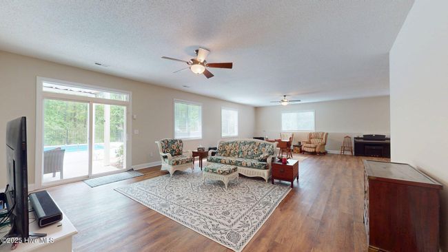 17 Lavender Dr, House other with 4 bedrooms, 5 bathrooms and 2 parking in Whispering Pines NC | Image 47