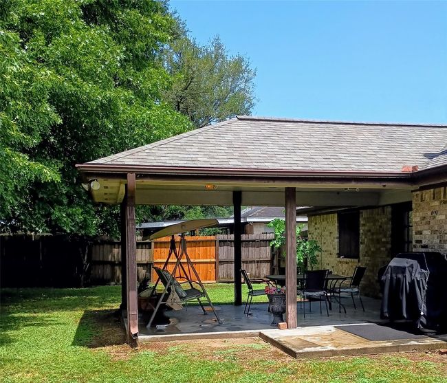 Large covered Patio for your enjoyment | Image 16