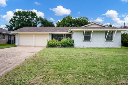3005 Cameo Ln, Farmers Branch, TX, 75234-3607 | Card Image