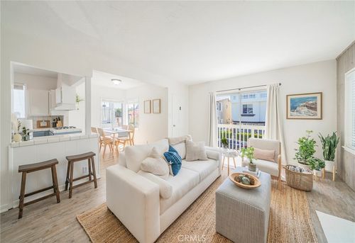 333 28th St, Hermosa Beach, CA, 90254-2448 | Card Image