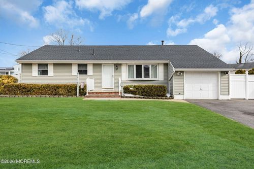 201 Summit Ave, Belford, NJ, 07718-1419 | Card Image