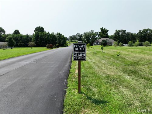 155 Meadow Brooke Dr, Moscow Mills, MO, 63362-2568 | Card Image