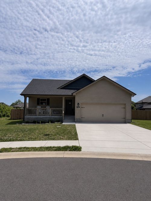 769 Gleason Dr, Clarksville, TN, 37042-1123 | Card Image