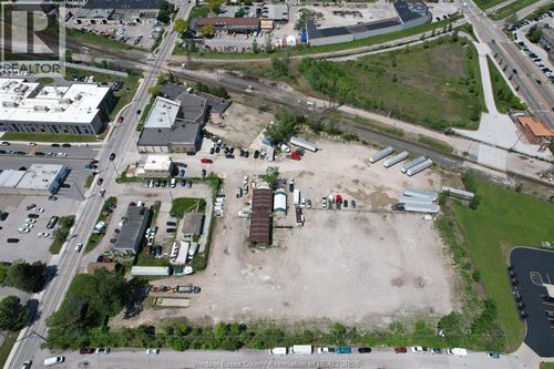 2490 Mcdougall St, Windsor, ON, N8X3N7 | Card Image