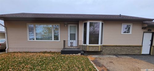 332 1st Avenue Nw, Preeceville, SK, S0A3B0 | Card Image