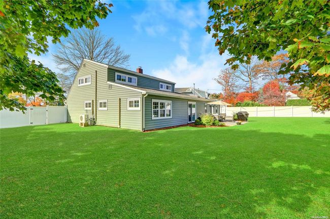 2 Tangle Ln, House other with 4 bedrooms, 3 bathrooms and null parking in Wantagh NY | Image 4