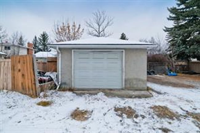 2808 45 St Sw, House detached with 5 bedrooms, 2 bathrooms and 2 parking in Calgary AB | Image 23