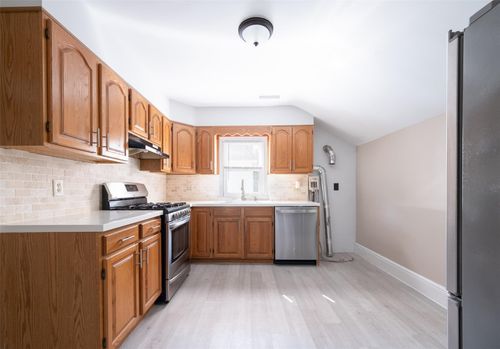 apt-2-1078 Washington Ave, Pelham, NY, 10803-3200 | Card Image