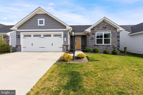 111 Courtyard Ter, New Market, VA, 22844-9686 | Card Image