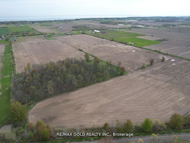 705 Kemp Rd W, House other with 3 bedrooms, 1 bathrooms and 10 parking in Grimsby ON | Image 6