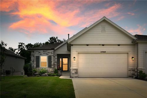 24969 W 94th Pl, Lenexa, KS, 66227-7101 | Card Image