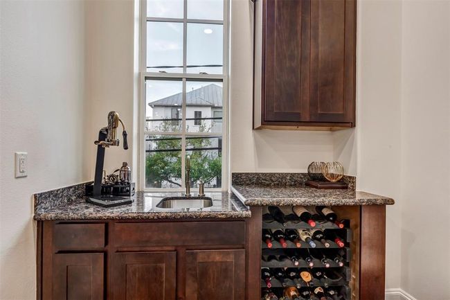 1818 Dart St, House other with 3 bedrooms, 5 bathrooms and 2 parking in Houston TX | Image 21